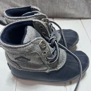 Sperry winter boots size 10
Gray and Black Kids Boots